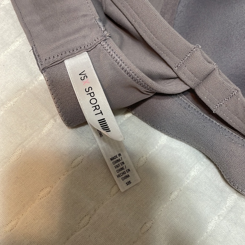 Sports bra - Picture 3 of 3